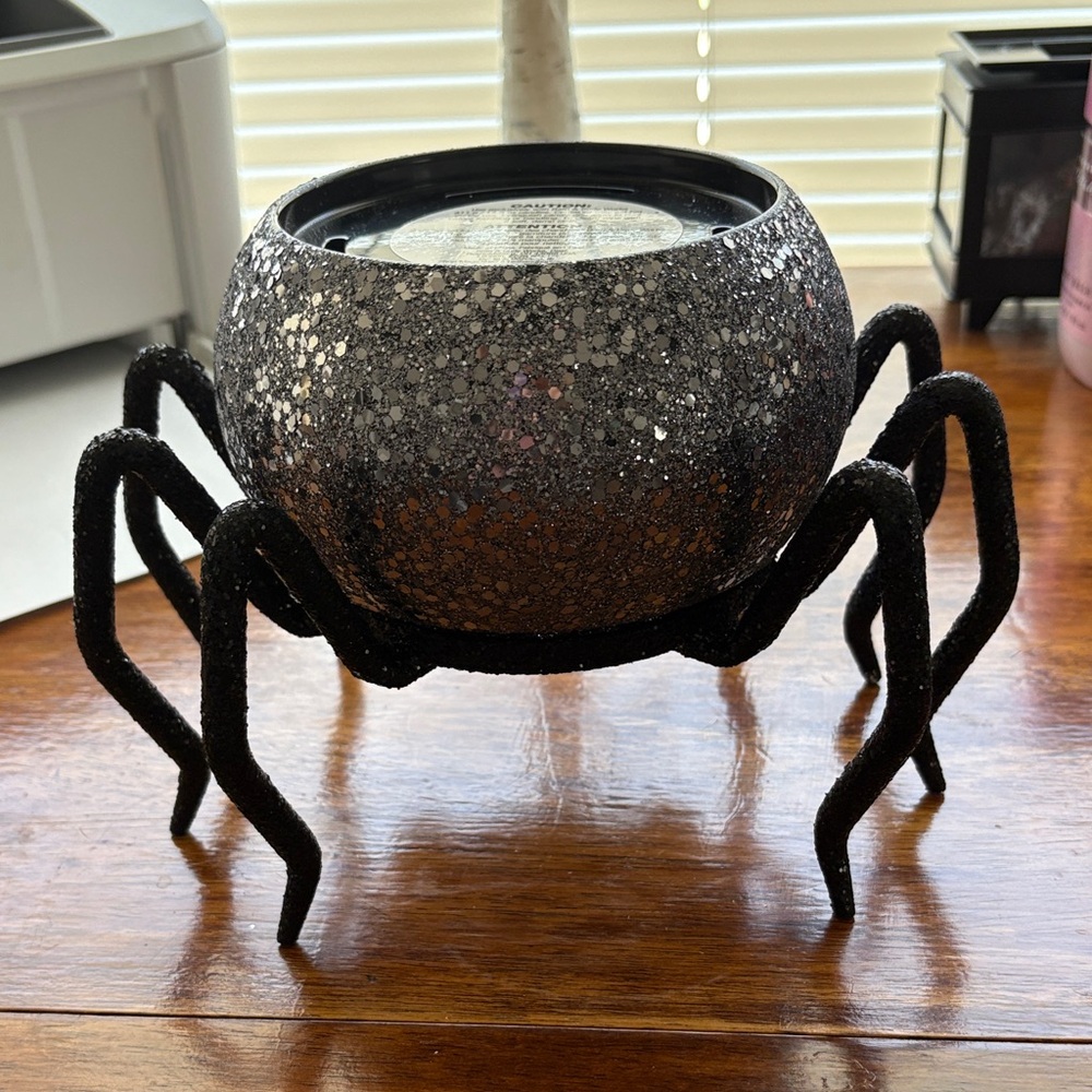 Bath & Body Works Glittery Black Spider for a 3 wick 14.3 Oz Lg Candle